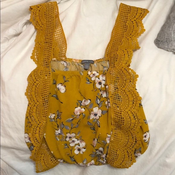 Crop top - Picture 3 of 4